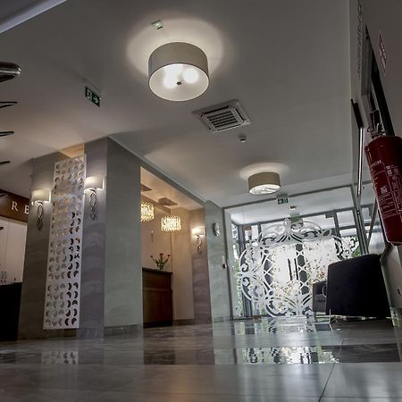 Hotel Crystal Janikowo Esterno foto